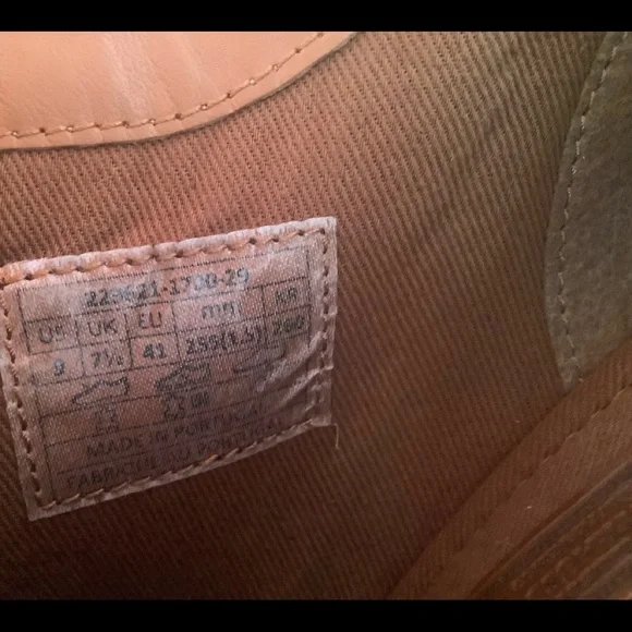 Levi’s Calimesa ankle boots; size 9 - Picture 8 of 8